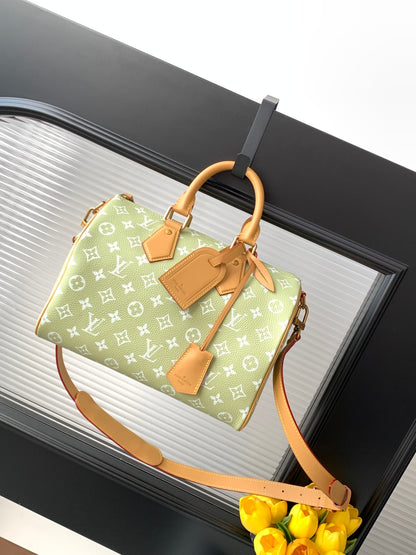 Swift P9 Handbag