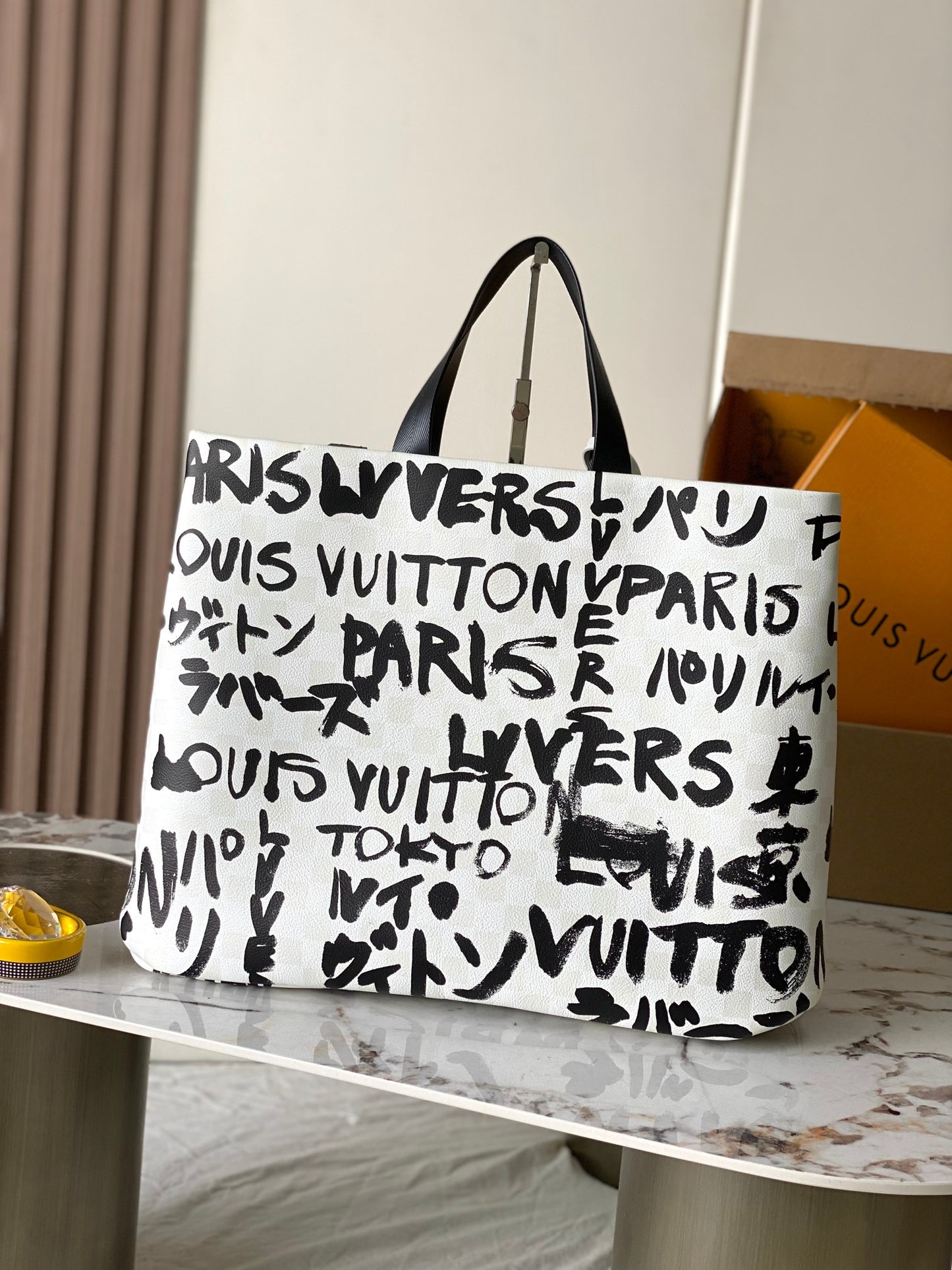 Sgopper Tote Graffiti Series Medium Handbag
