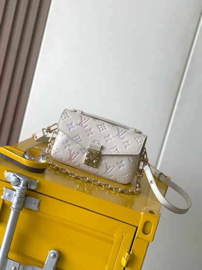 Pochette Metis Small Messenger Bag