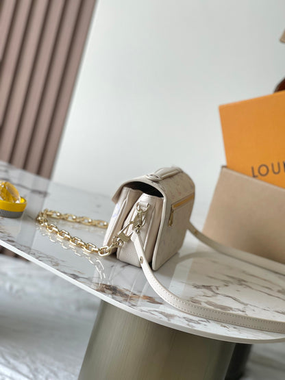 Pochette Metis Small Messenger Bag