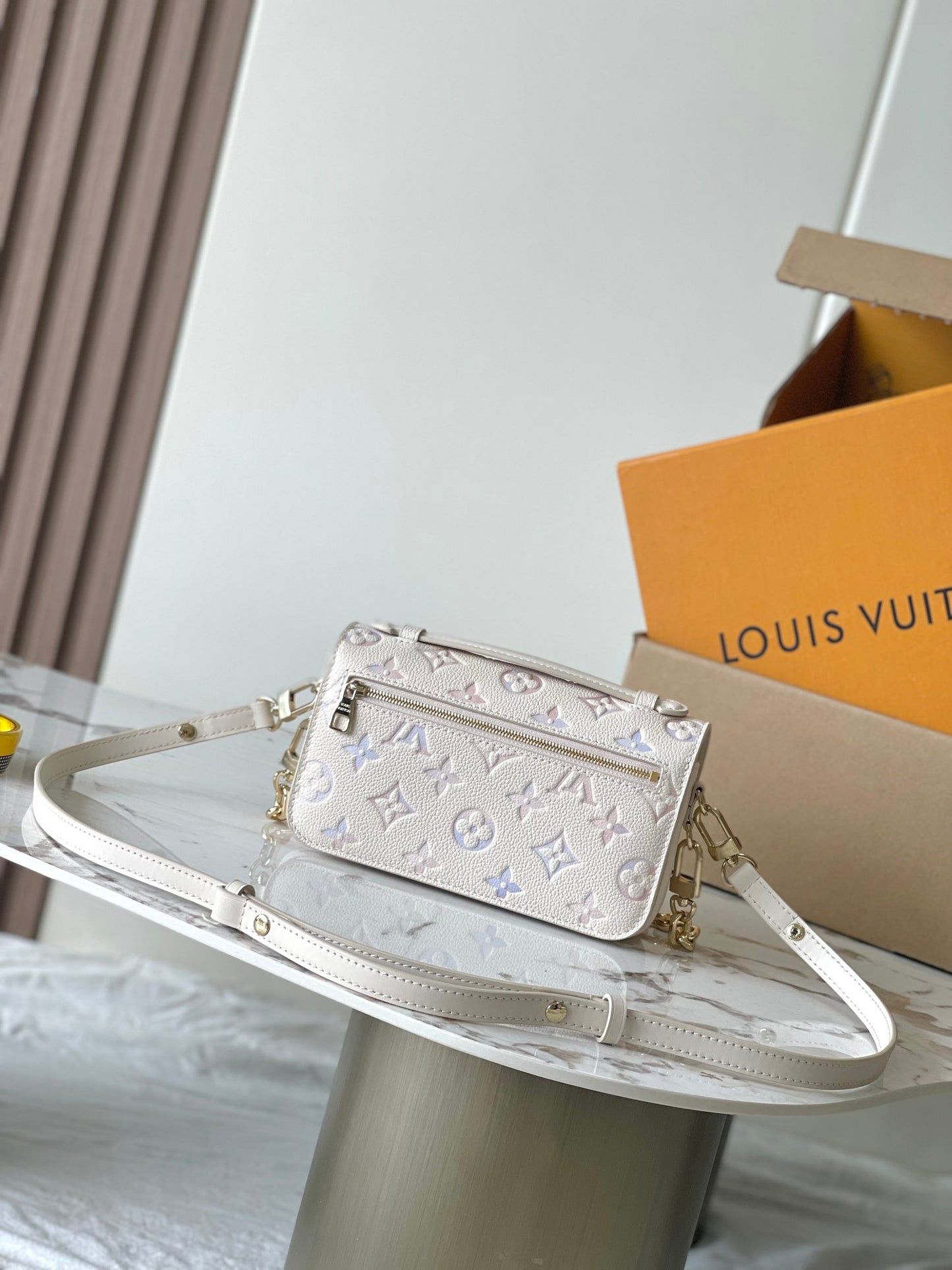 Pochette Metis Small Messenger Bag