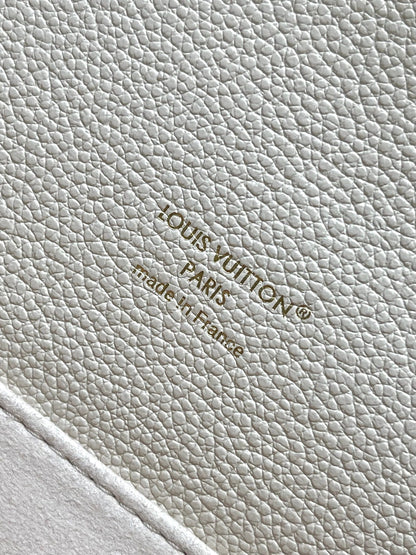 Pochette Metis Small Messenger Bag