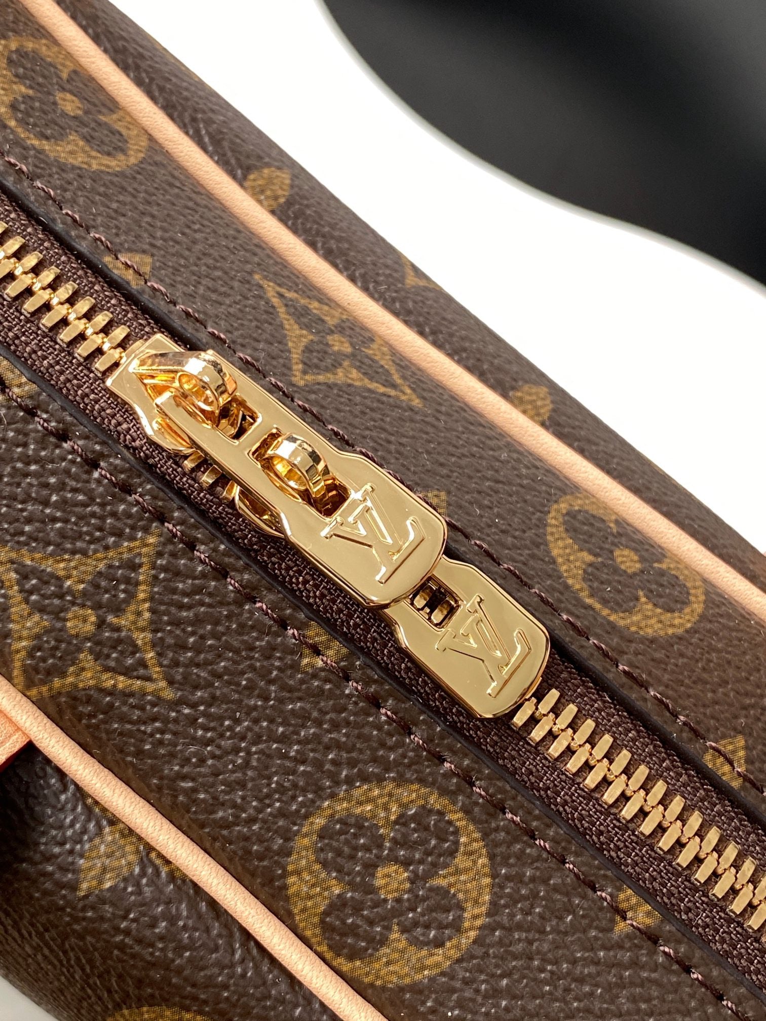 Louis Vuitton Unforgettable Shoulder Bag