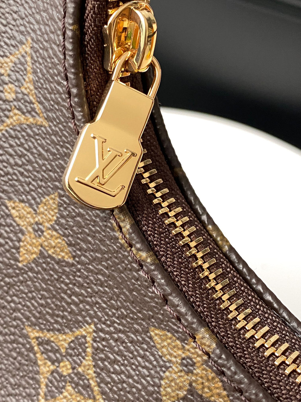 Louis Vuitton Unforgettable Shoulder Bag